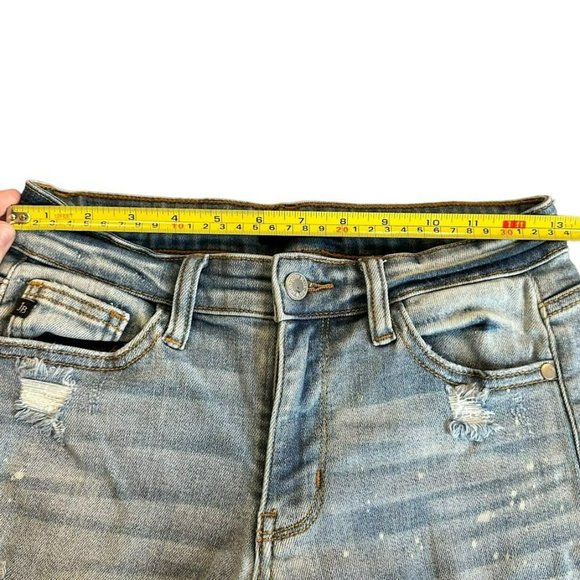 Judy Blue Boyfriend Fit Light Wash Distressed Raw Hem Ankle Jeans Womens 1 / 25 - Picture 3 of 5